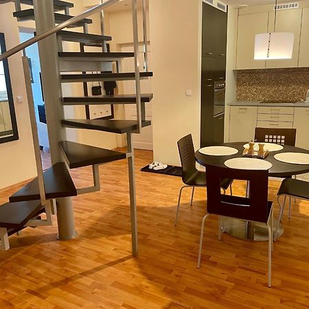 Huge Two Floor Apartment On The Park Colonnade With Free Parking For One Car, 160 Sqm Karlsbad Buitenkant foto
