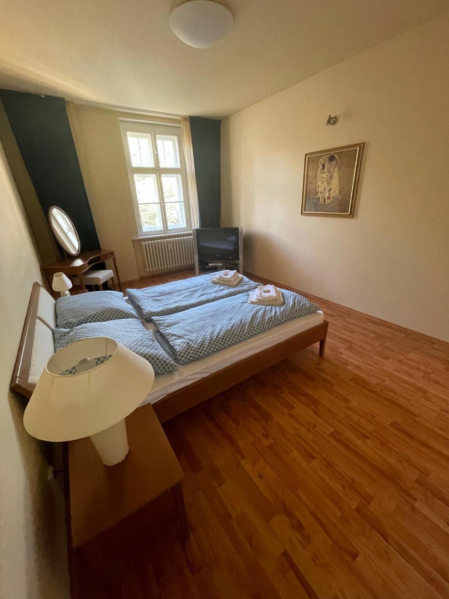 Huge Two Floor Apartment On The Park Colonnade With Free Parking For One Car, 160 Sqm Karlsbad Buitenkant foto