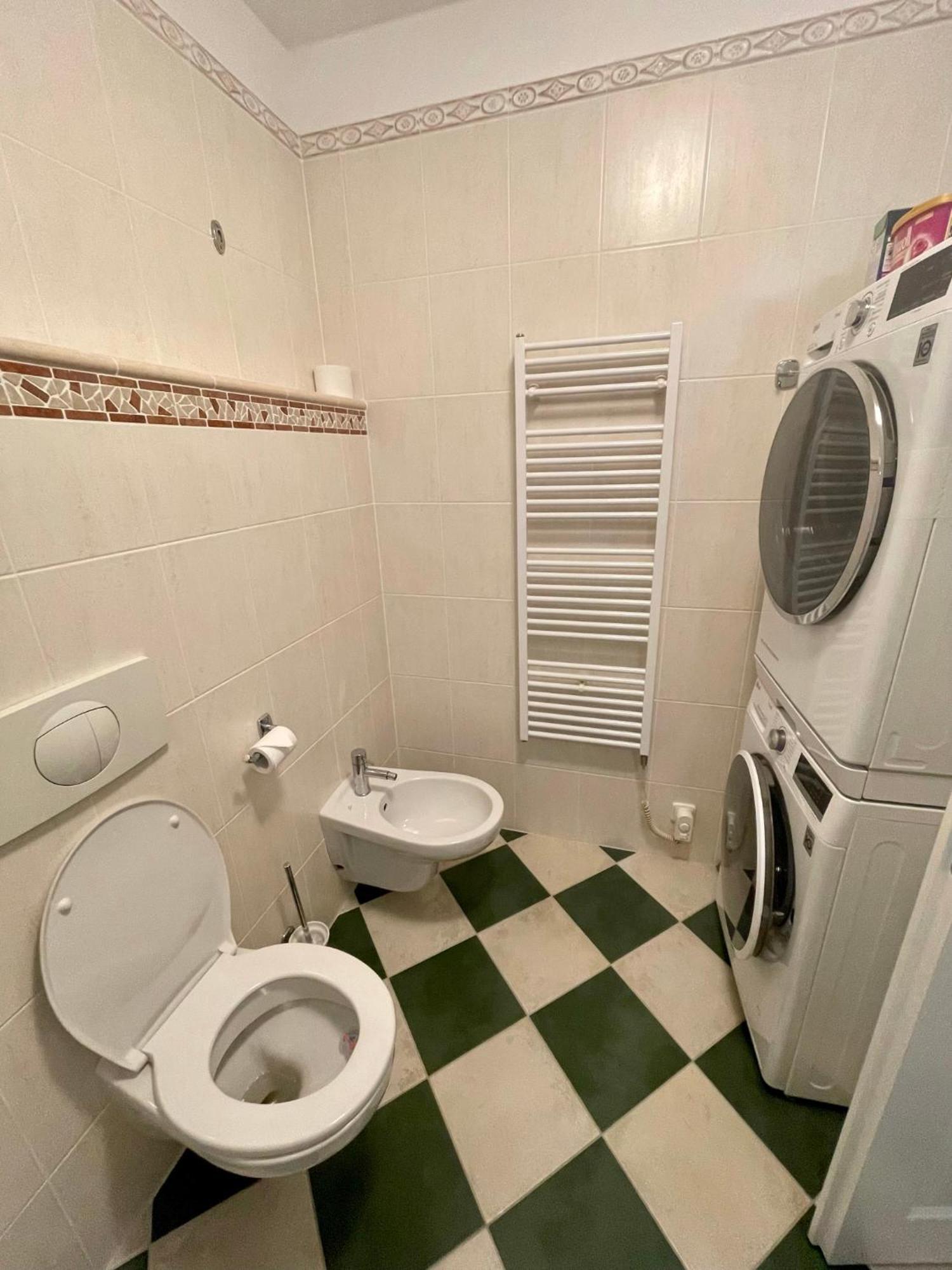 Huge Two Floor Apartment On The Park Colonnade With Free Parking For One Car, 160 Sqm Karlsbad Buitenkant foto