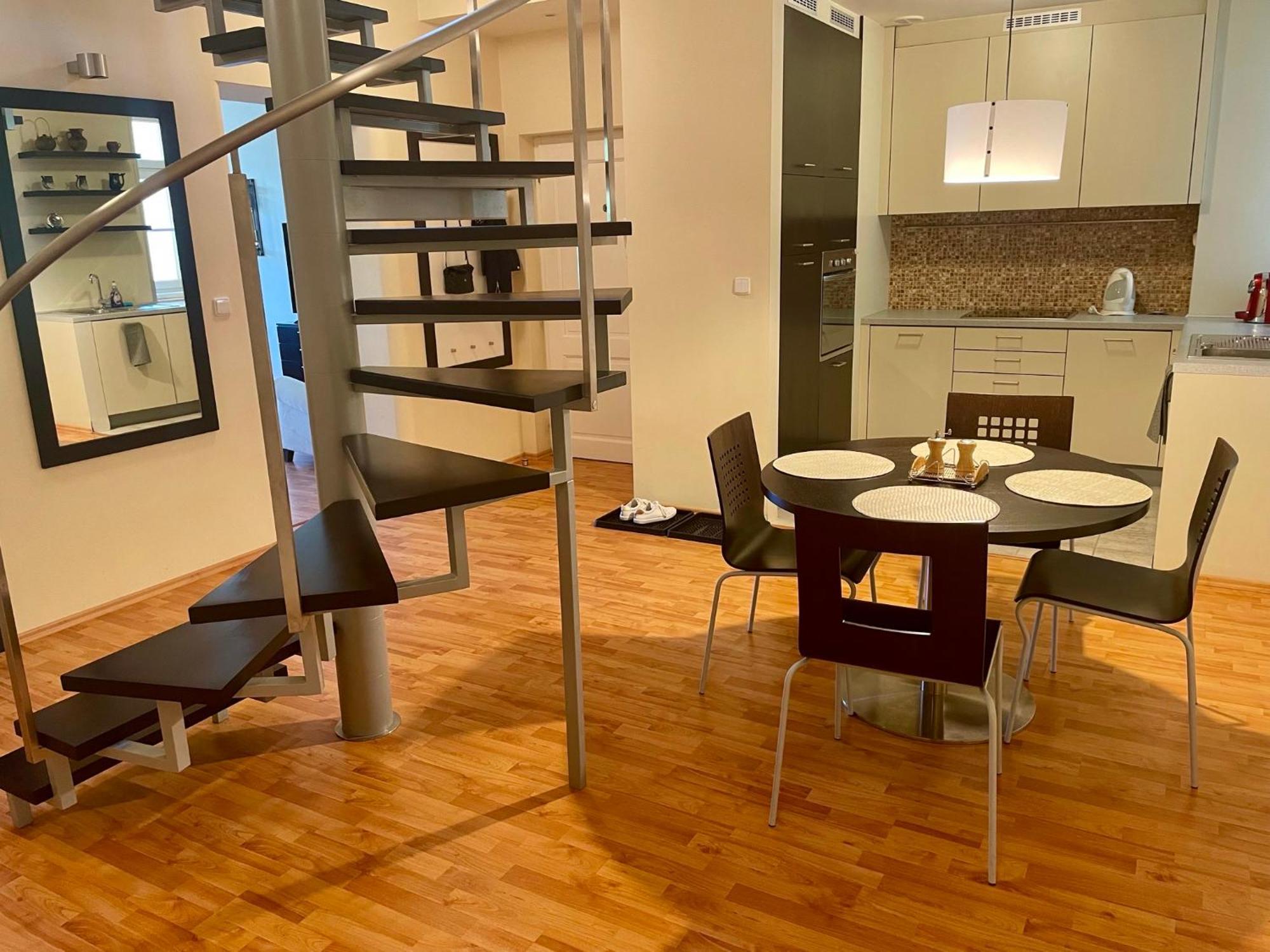 Huge Two Floor Apartment On The Park Colonnade With Free Parking For One Car, 160 Sqm Karlsbad Buitenkant foto