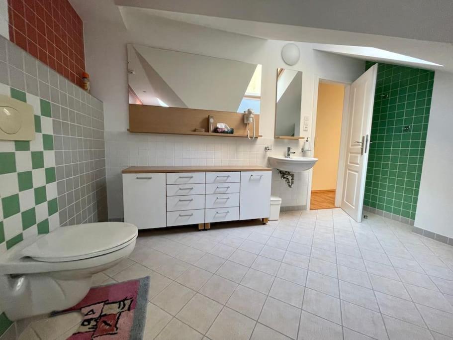 Huge Two Floor Apartment On The Park Colonnade With Free Parking For One Car, 160 Sqm Karlsbad Buitenkant foto