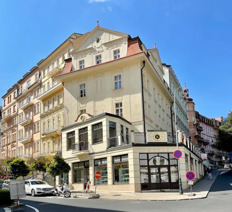 Huge Two Floor Apartment On The Park Colonnade With Free Parking For One Car, 160 Sqm Karlsbad Buitenkant foto