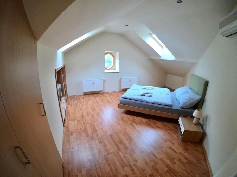 Huge Two Floor Apartment On The Park Colonnade With Free Parking For One Car, 160 Sqm Karlsbad Buitenkant foto